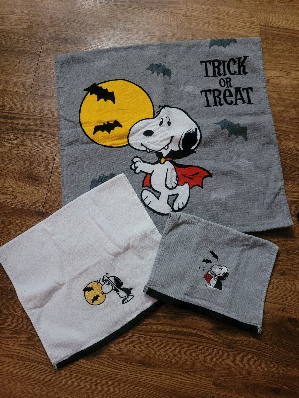 NWOT Snoopy vampire towel set bath guest kids Halloween Peanuts